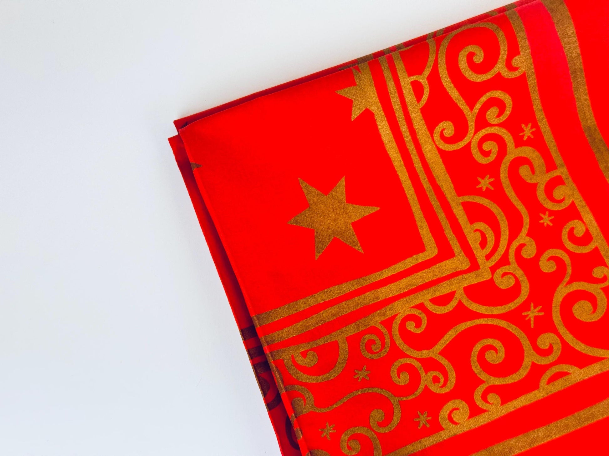 Product image for 'vintage square red gold deluxe spunbond fabric christmas tablecloth new old stock nos star scroll pattern' (view b7ce79)