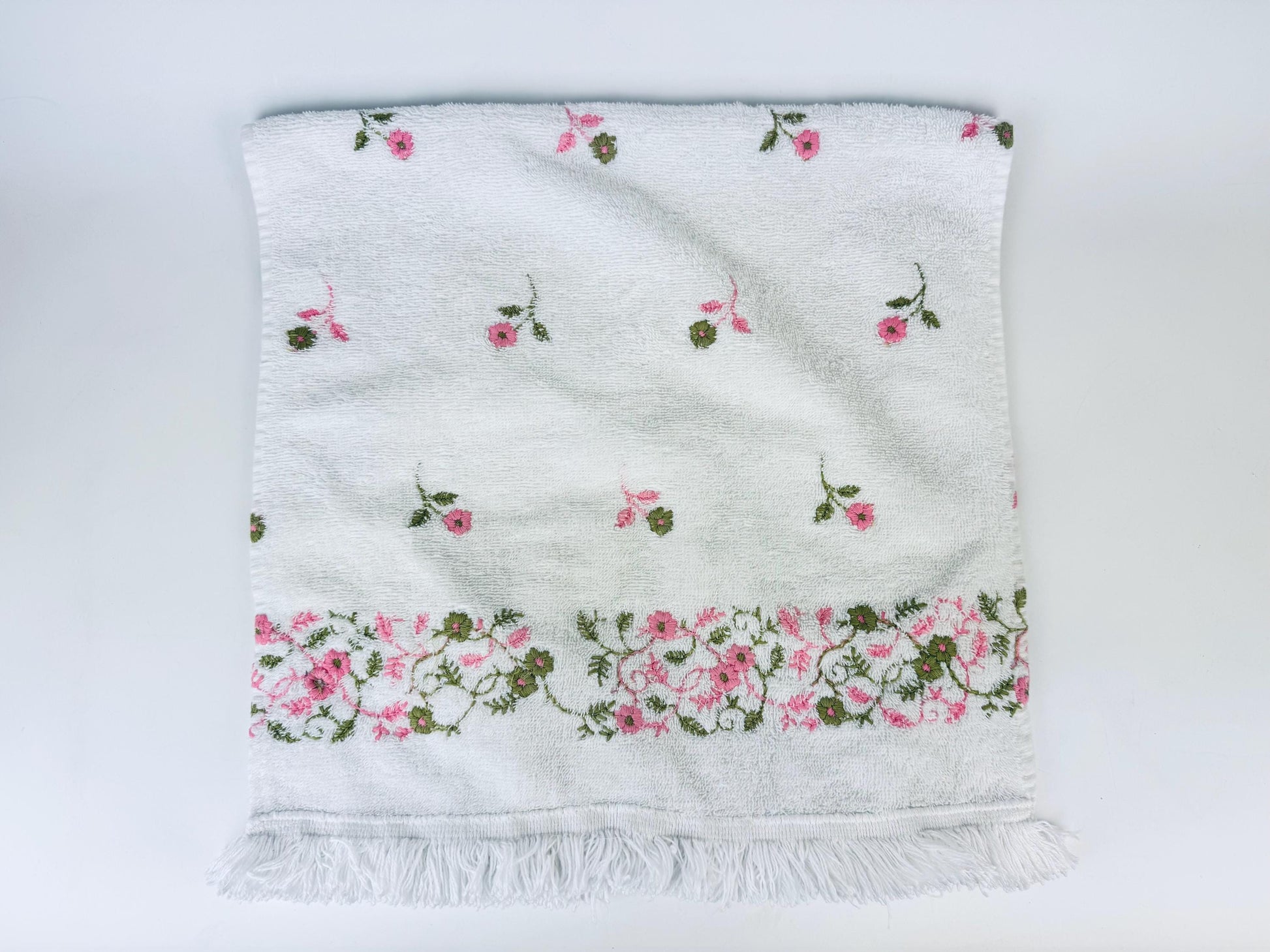 Product image for 'vintage fieldcrest embroidered floral fringe hand towel made in usa 100 cotton' (view 1cde34)