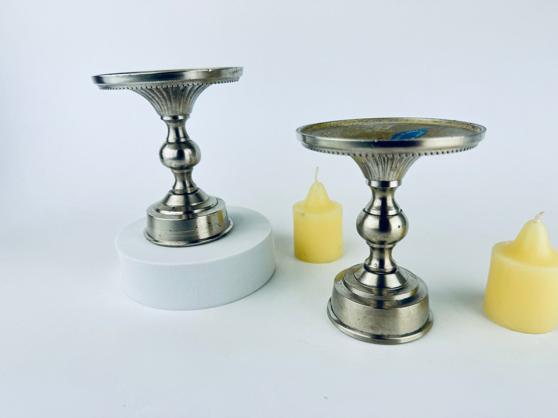 Product image for 'vintage silver solid brass votive candle holders set of two 2 made in india' (view 706559)