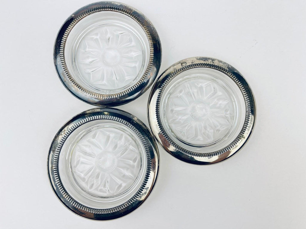 Product image for 'vintage glass silver plated coaster set set of three 3 floral sunburst pattern made in italy' (view d4ea21)