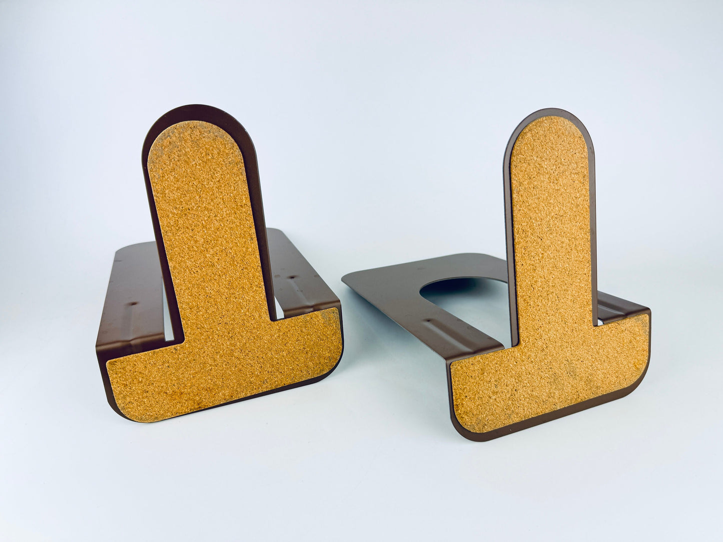 Product image for 'vintage faux wood metal book ends set of two 2' (view f73b6d)