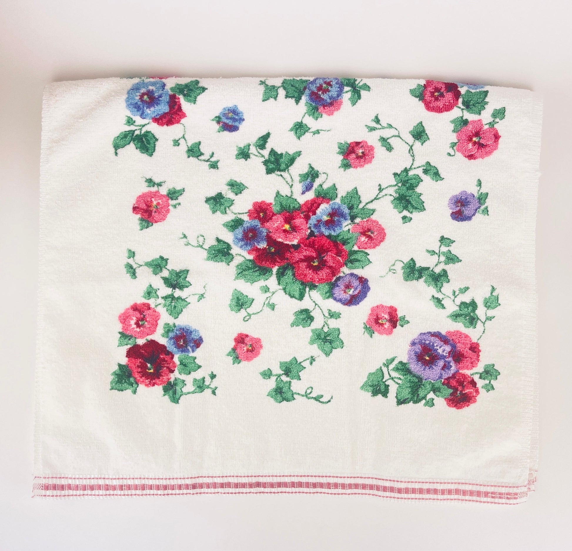 Product image for 'vintage floral print hand towel made by waverly in usa 100 cotton' (view 79d06f)