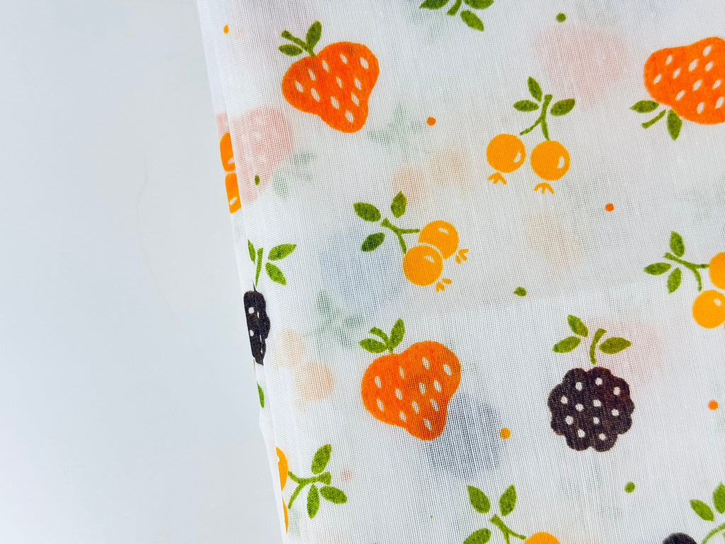 Product image for 'vintage semi sheer summer fruit fabric cheery strawberry design 45 x 116' (view 252132)