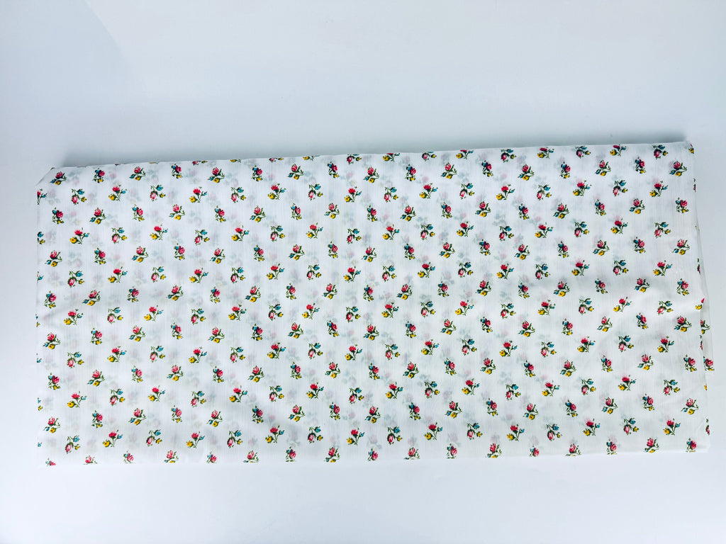 Product image for 'vintage floral bouquet print semi sheer polyester fabric material 45 x 106' (view 5990f9)