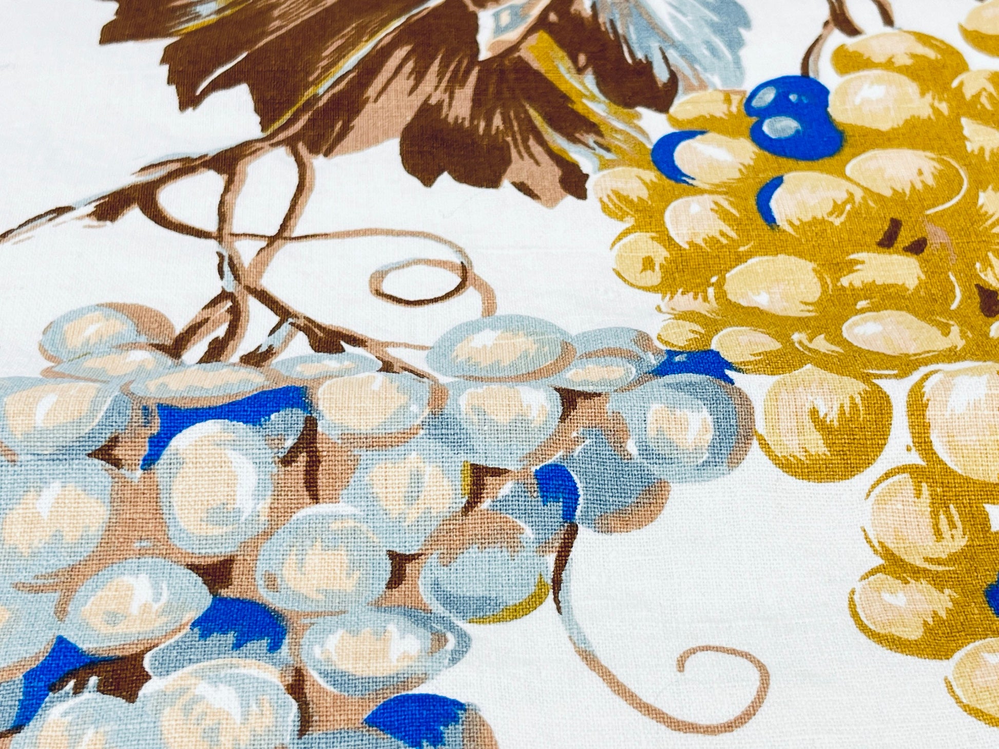 Product image for 'vintage wine grape cluster cotton linen tea towel kitchen towel' (view 66d050)