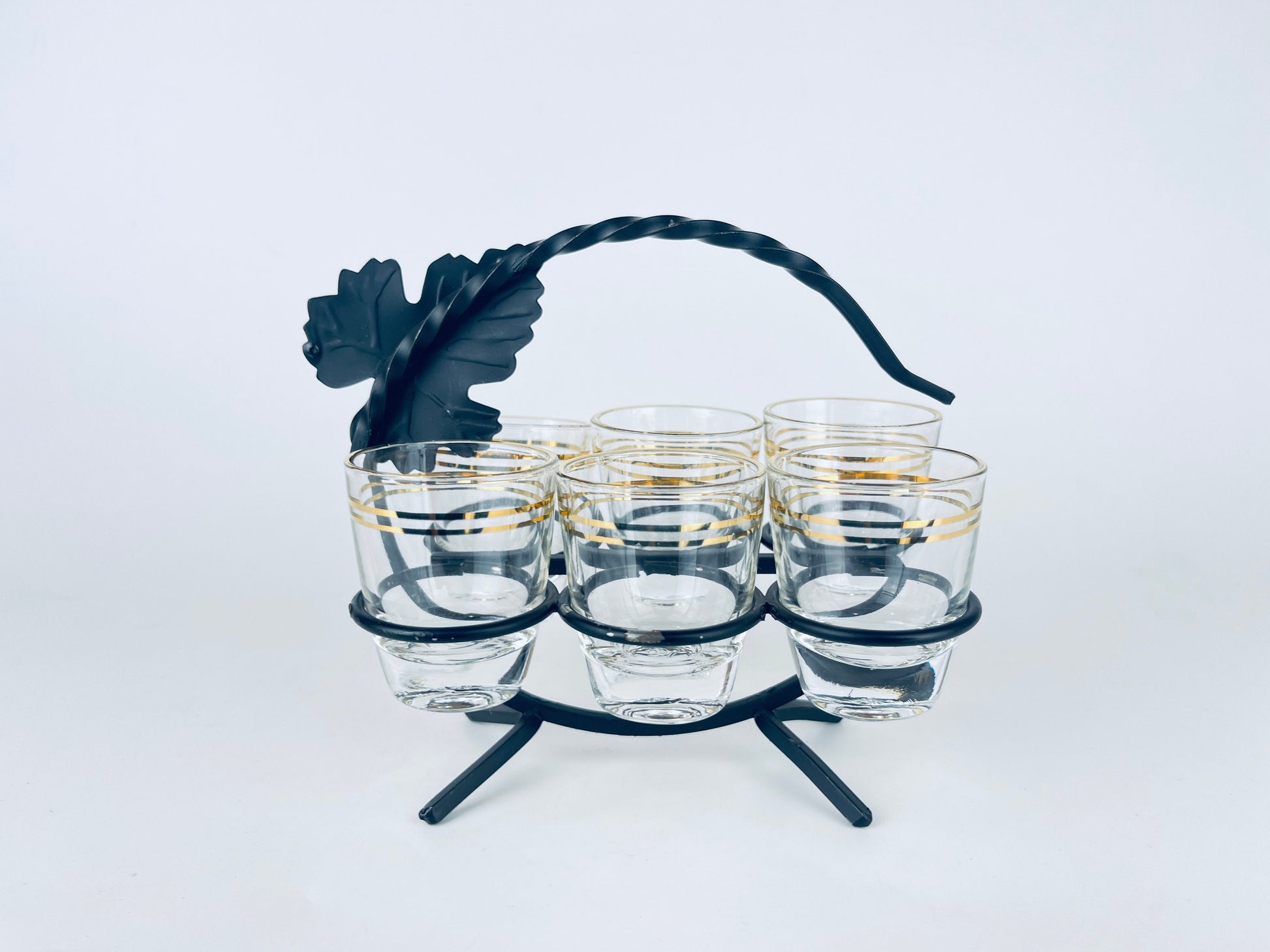 Product image for 'vintage gold striped clear shot glass barware set black metal leaf carrier' (view 96781c)