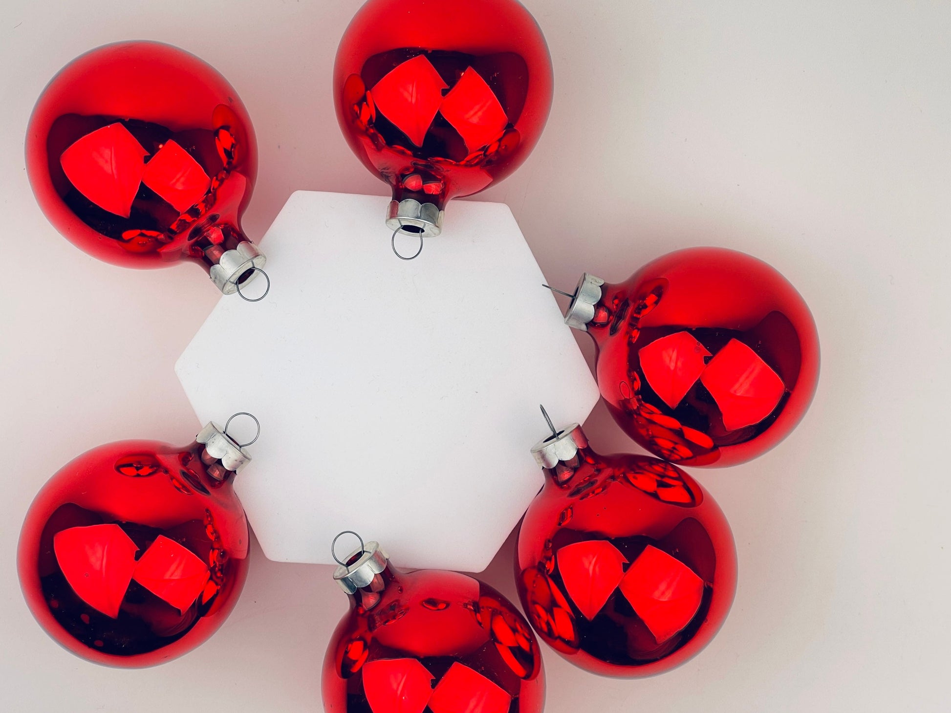 Product image for 'vintage shiny red glass christmas tree ornaments set of six 6 made in canada by doubl glo noma' (view 3b33e2)