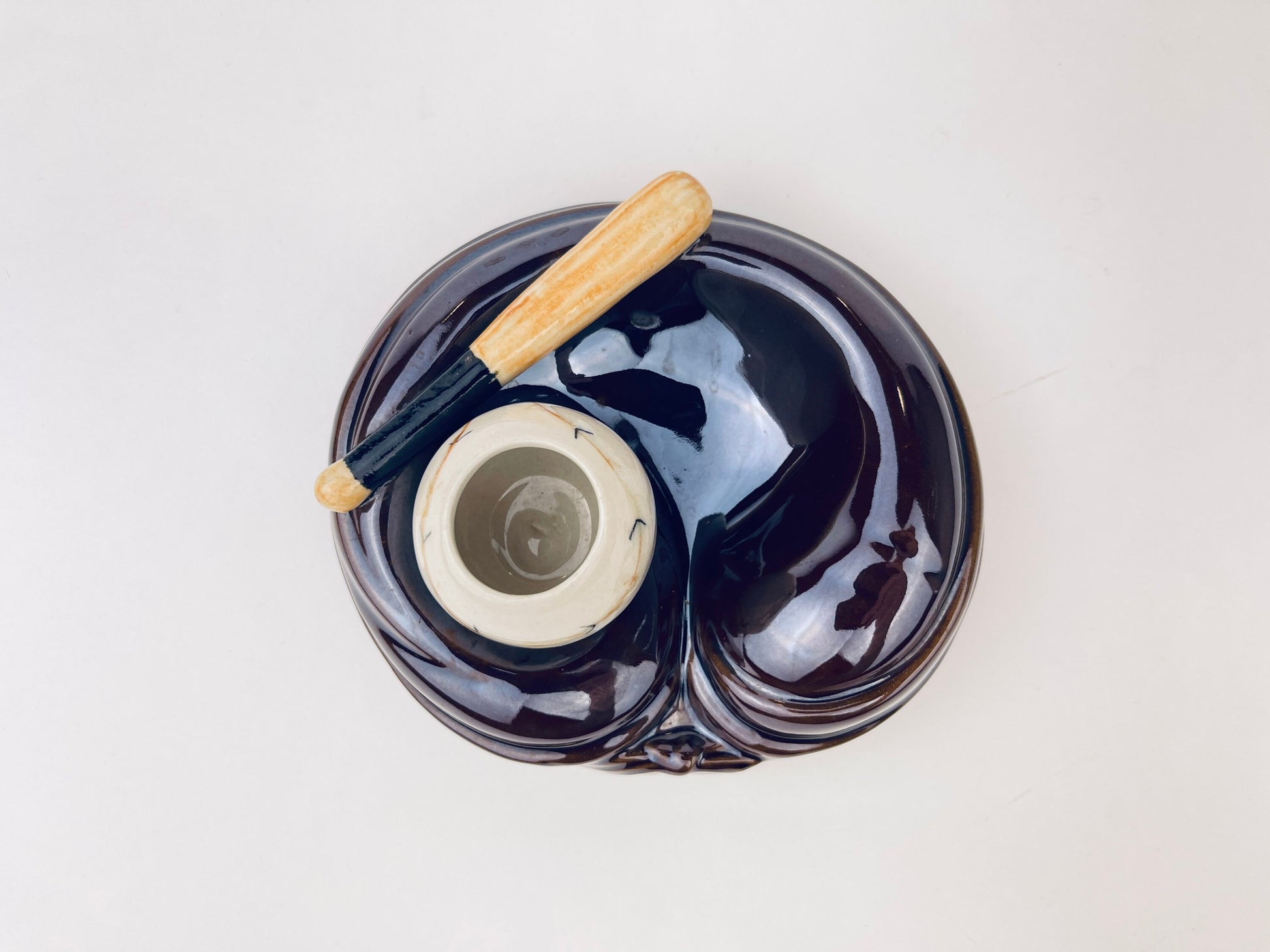 Product image for 'vintage baseball ashtray match holder mitt batt ball red clay pottery' (view 324699)