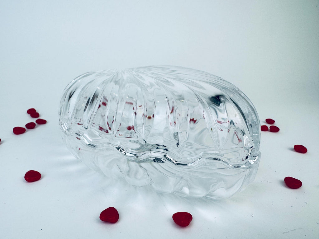 Product image for 'vintage heart shaped ribbon hi tone crystal glass ring dish trinket jar made in korea' (view 34ef6a)