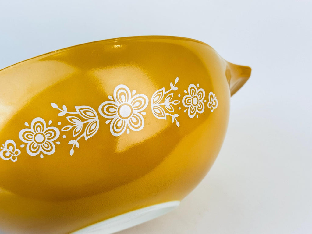 Product image for 'vintage butterfly gold pyrex mixing bowl 444 4 qt made in usa' (view fddc3e)