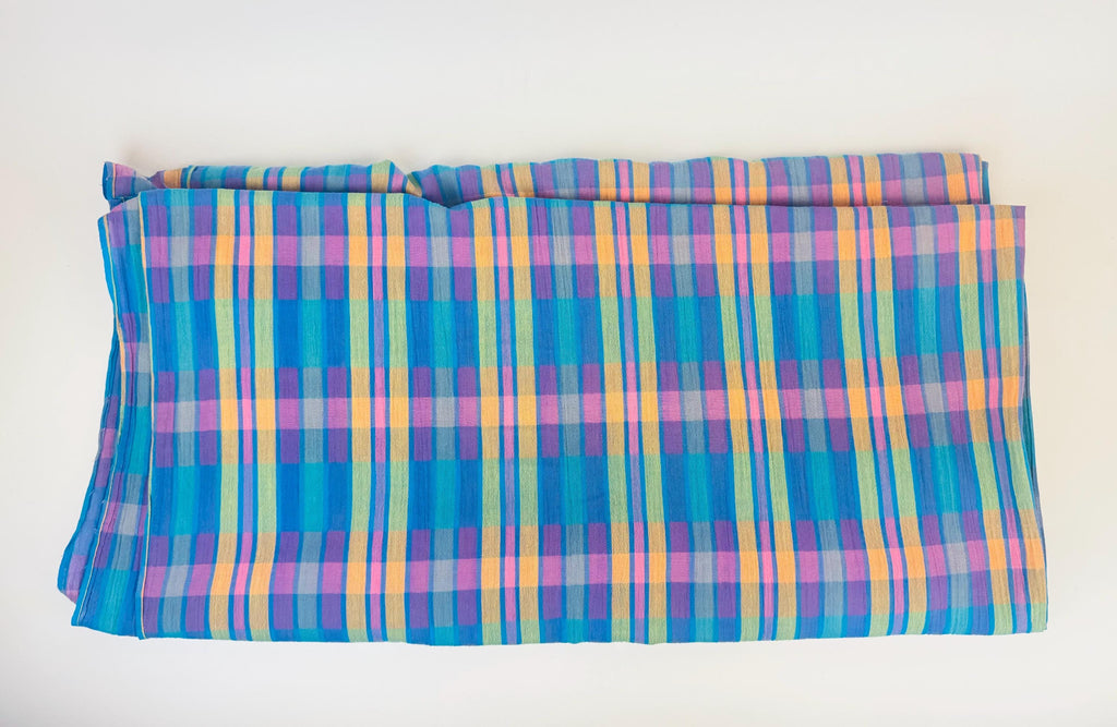 Product image for 'vintage bright pastel polyester fabric material 46 x 96' (view 1421eb)