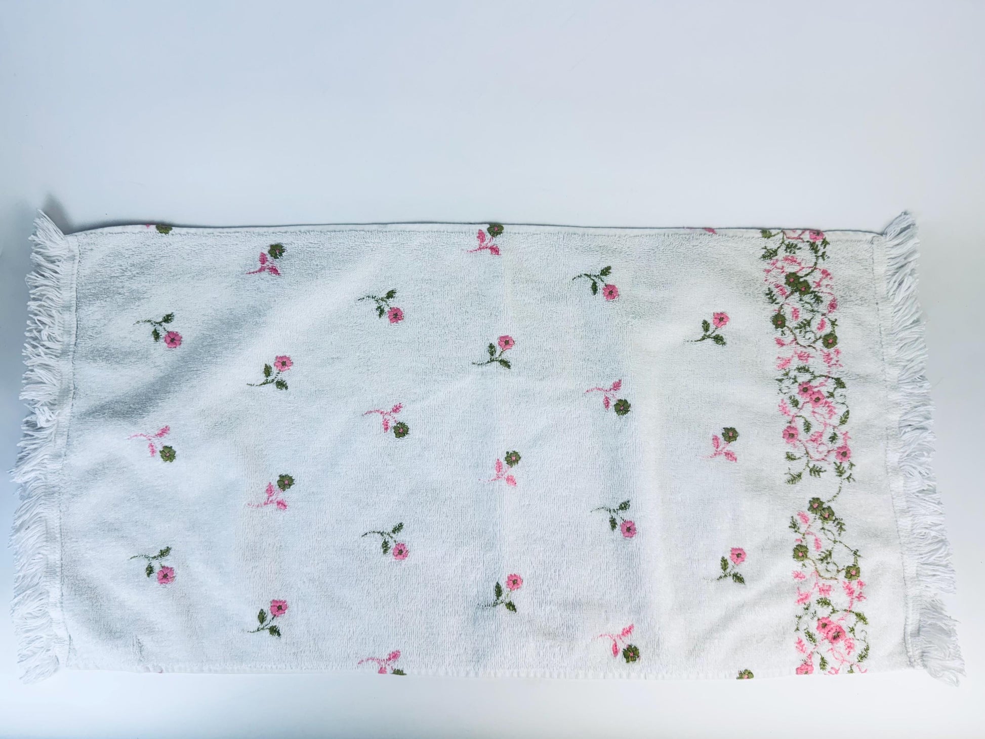 Product image for 'vintage fieldcrest embroidered floral fringe hand towel made in usa 100 cotton' (view 83ad80)