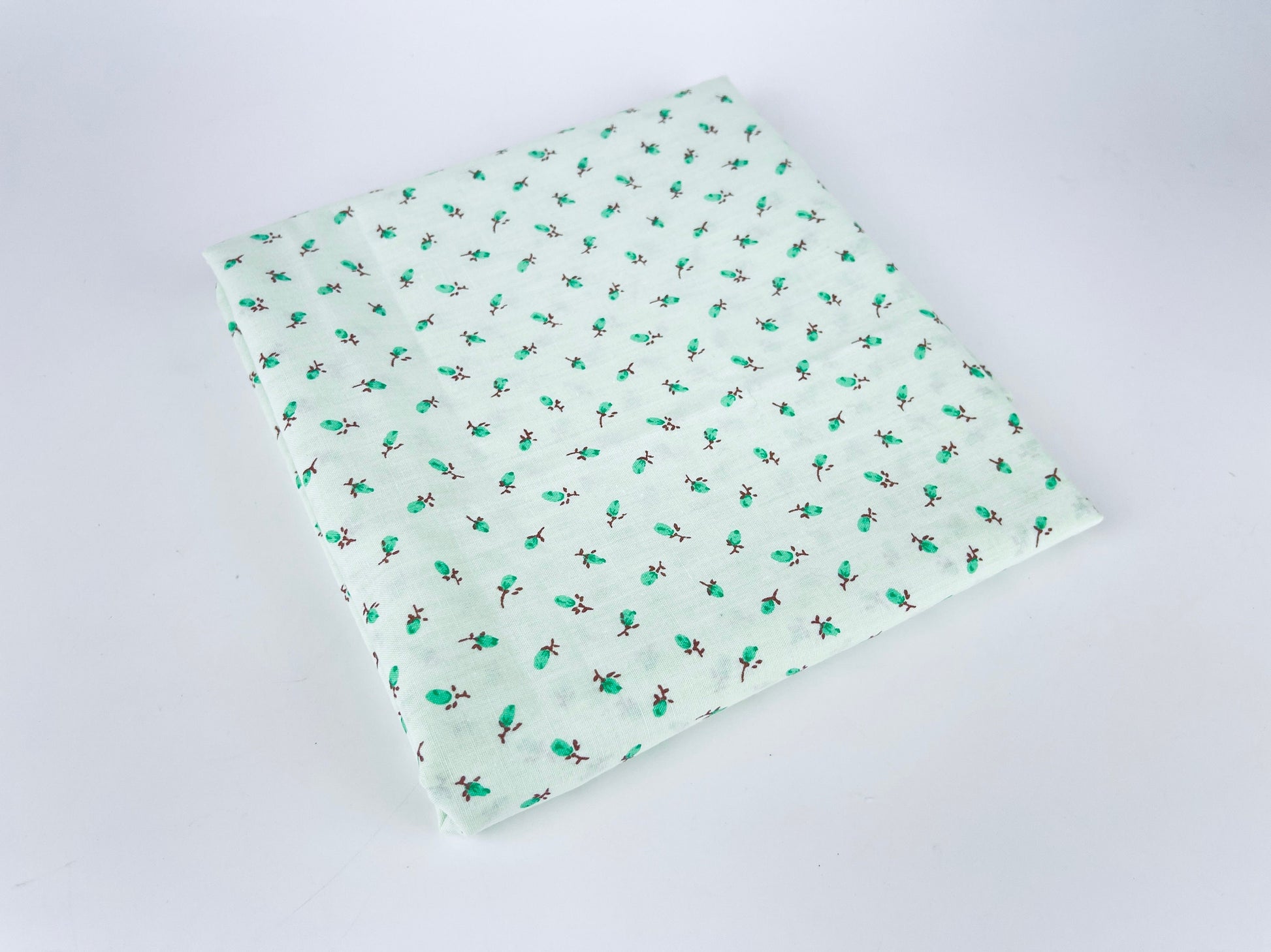 Product image for 'vintage mint green floral fabric material 42 x 44' (view 25b5da)