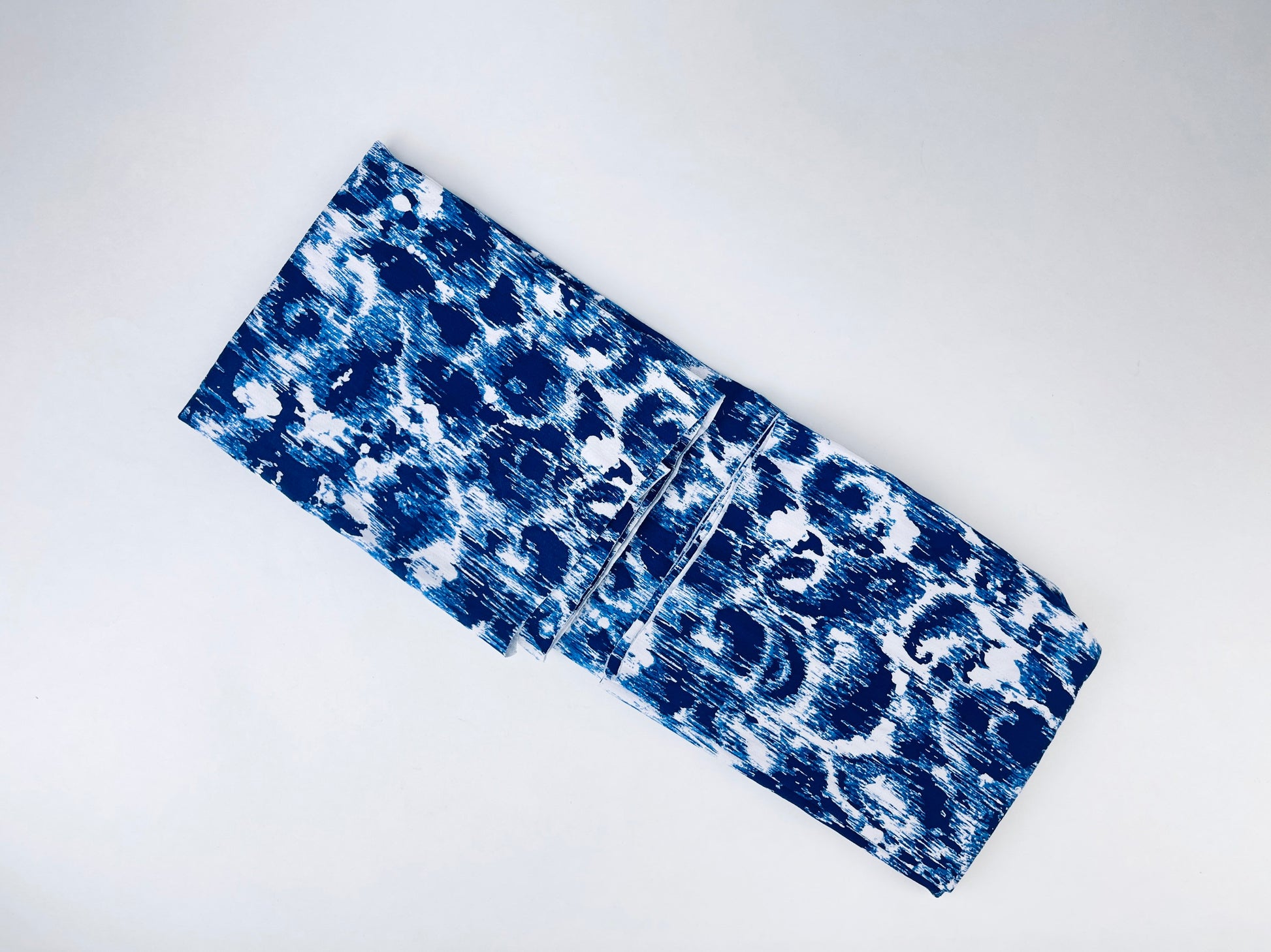 Product image for 'vintage blue white animal print jersey knit cotton fabric 31 x 33' (view d7901b)