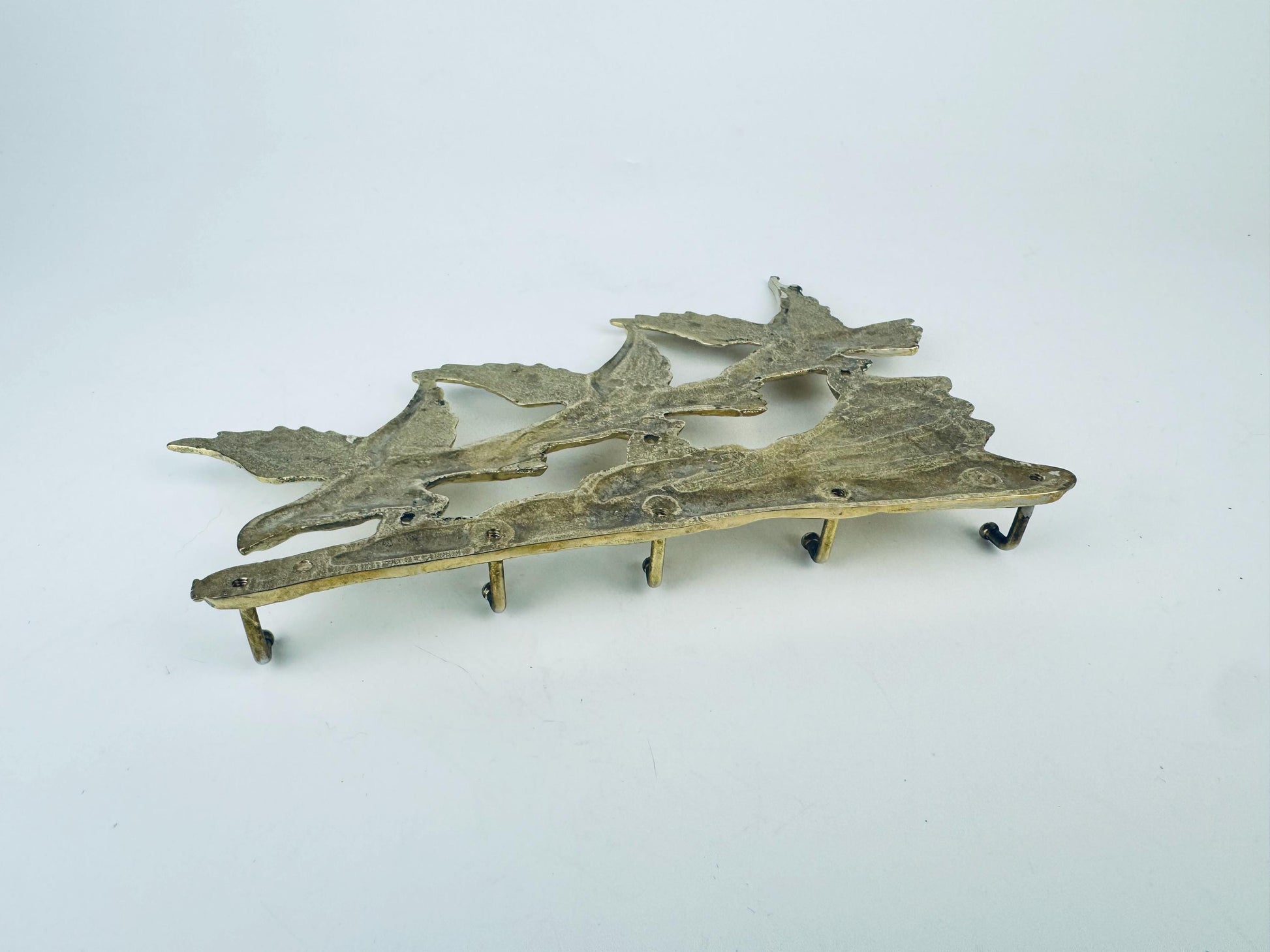 Product image for 'vintage brass wall key rack swooping eagles over water foyer accent' (view aa06da)