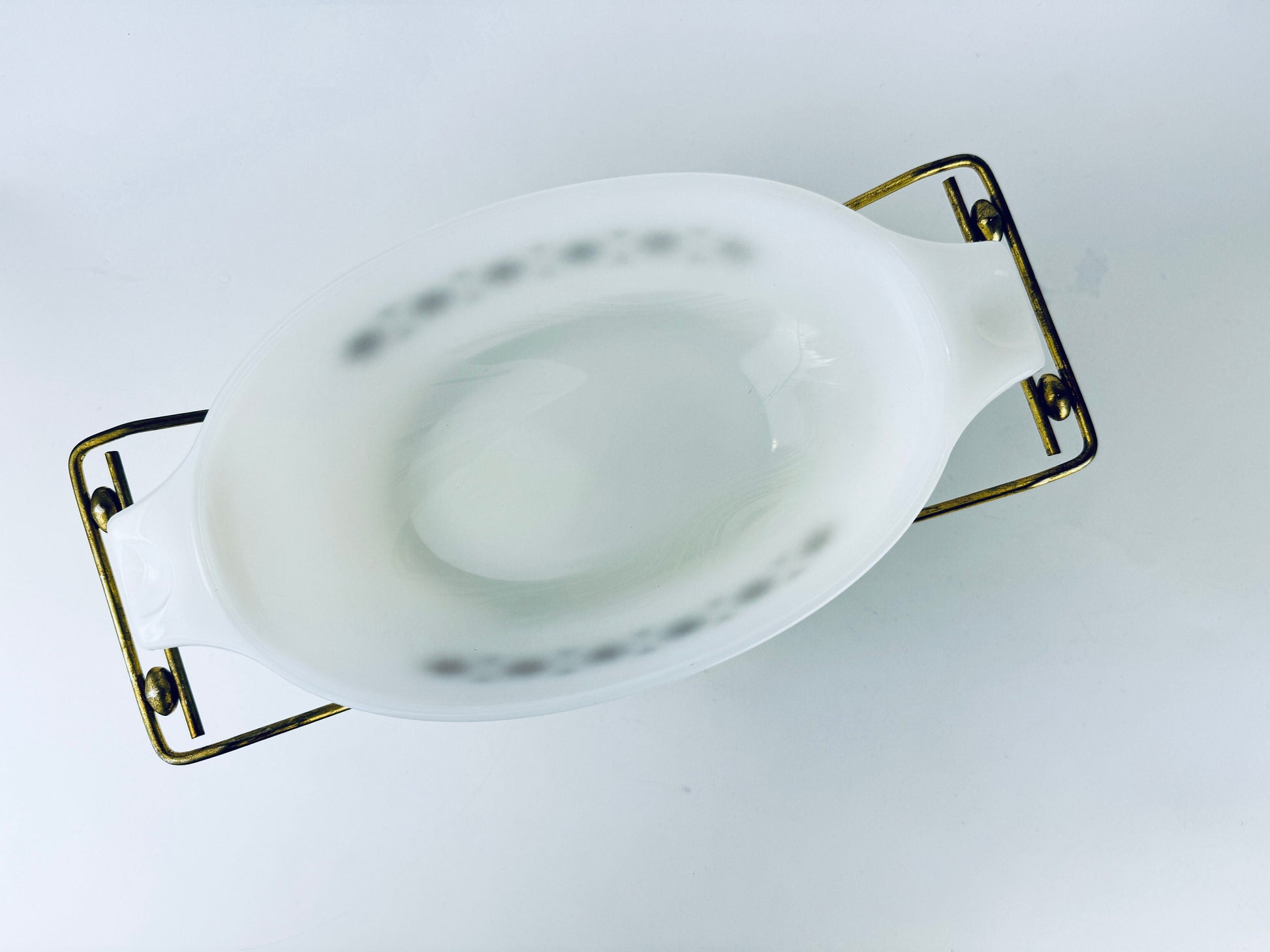 Product image for 'vintage jeannette glasbake gold atomic sunburst pattern casserole dish carrier milk glass dish 1 qt j 2274 made in usa' (view f0de23)