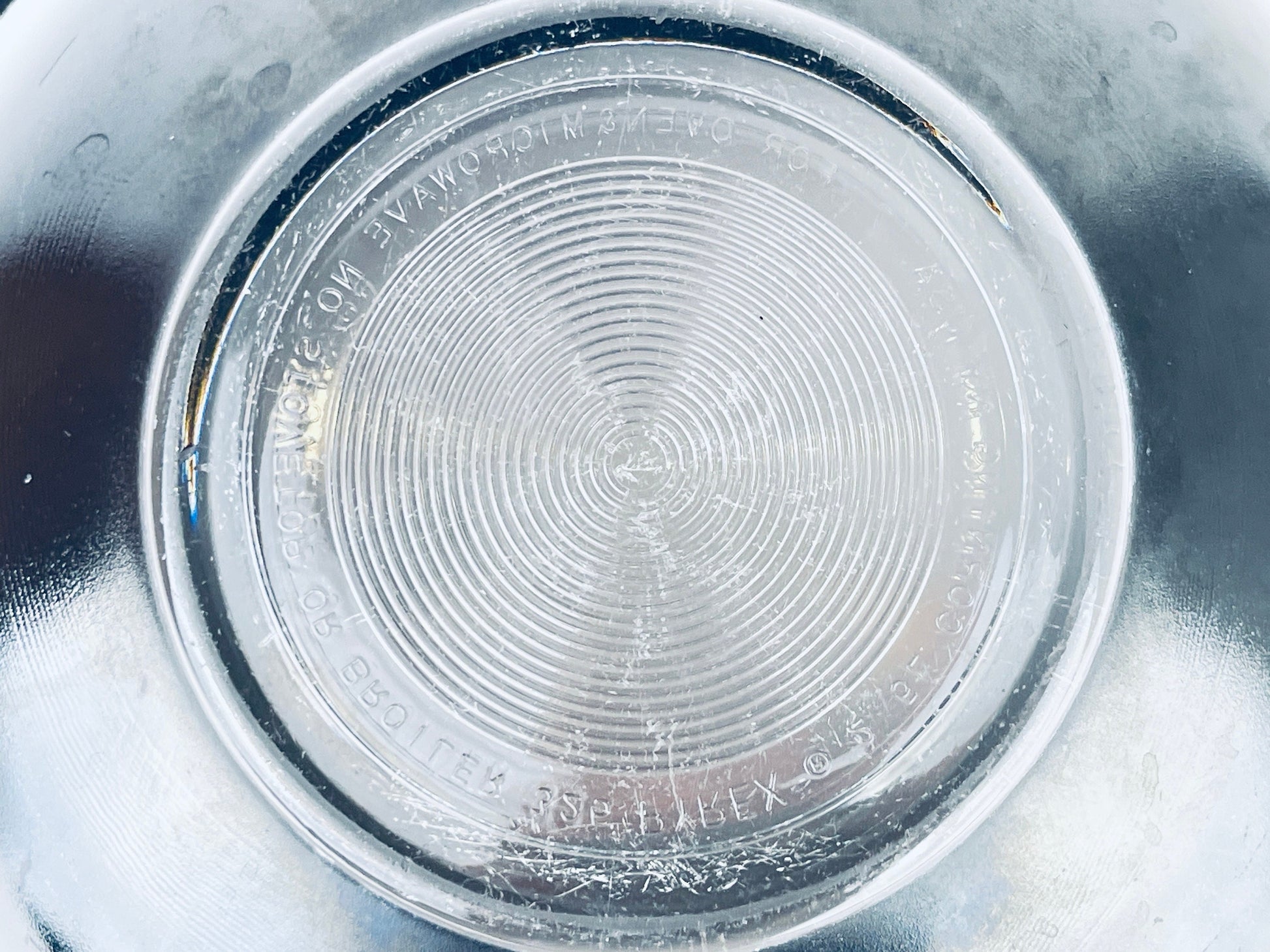 Product image for 'vintage black glass pyrex mixing bowl 325 2 5 litre' (view e4743e)