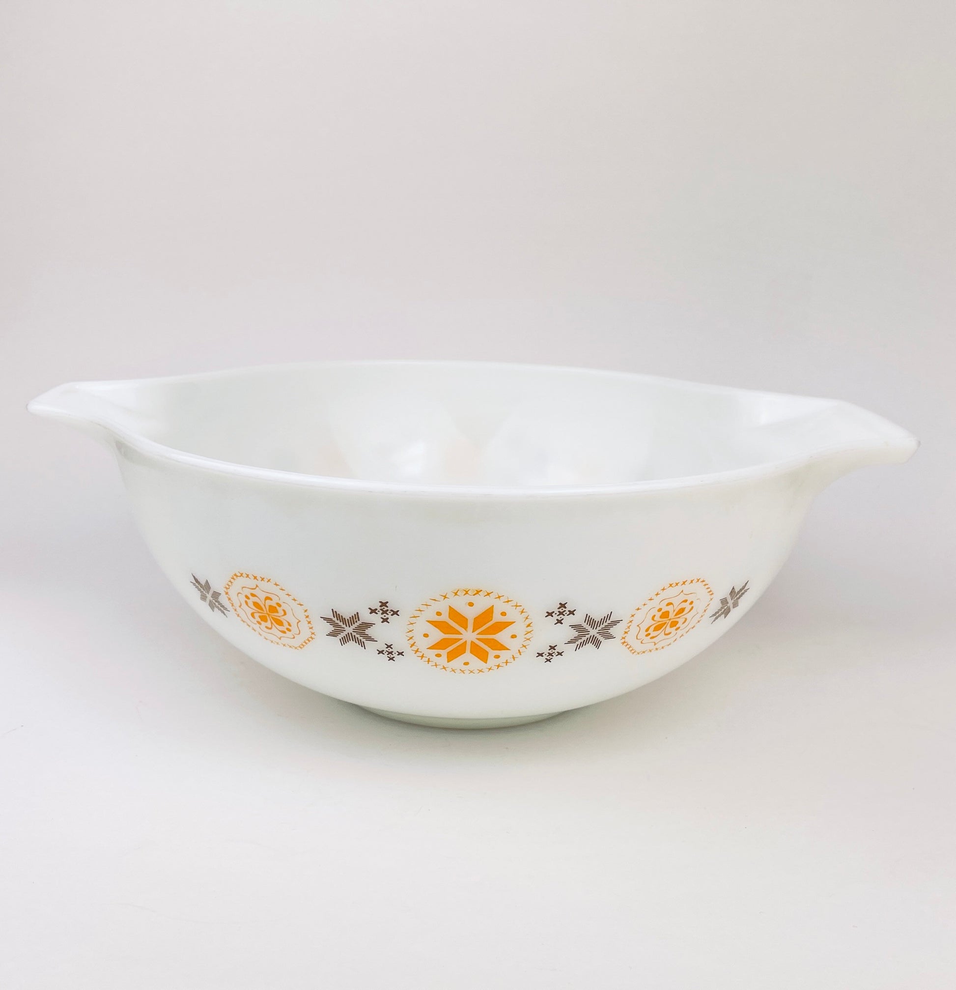 Product image for 'vintage town country pyrex glass cinderella mixing bowl 444 4 qt' (view c31eaa)
