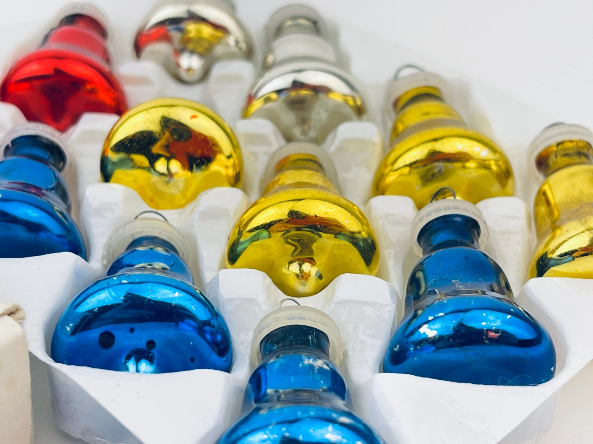 Product image for 'vintage multi colour bell glass christmas tree ornaments set of twelve 12 alderbrook' (view 3bb930)
