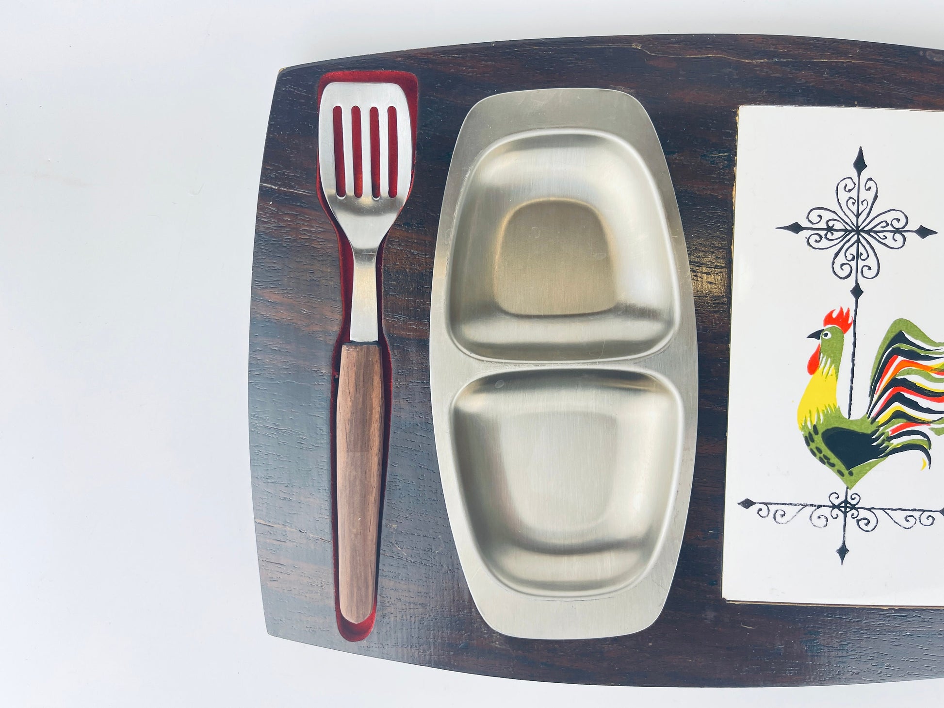Product image for 'vintage mid century modern wood charcuterie appetizer board country rooster design made in japan' (view b46e6b)