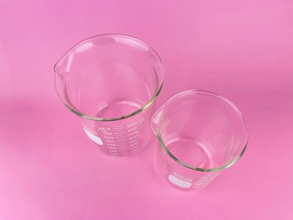 Product image for 'vintage pyrex glass beaker measuring cup no 1000 made in usa metric system 1000 ml 600 ml sold separately' (view a6ac00)