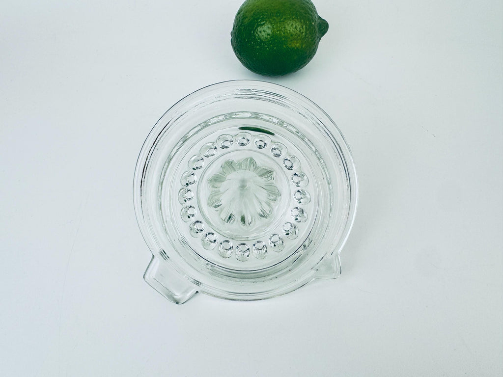 Product image for 'vintage ribbed clear glass orange citrus juicer reamer' (view 7d4dd8)
