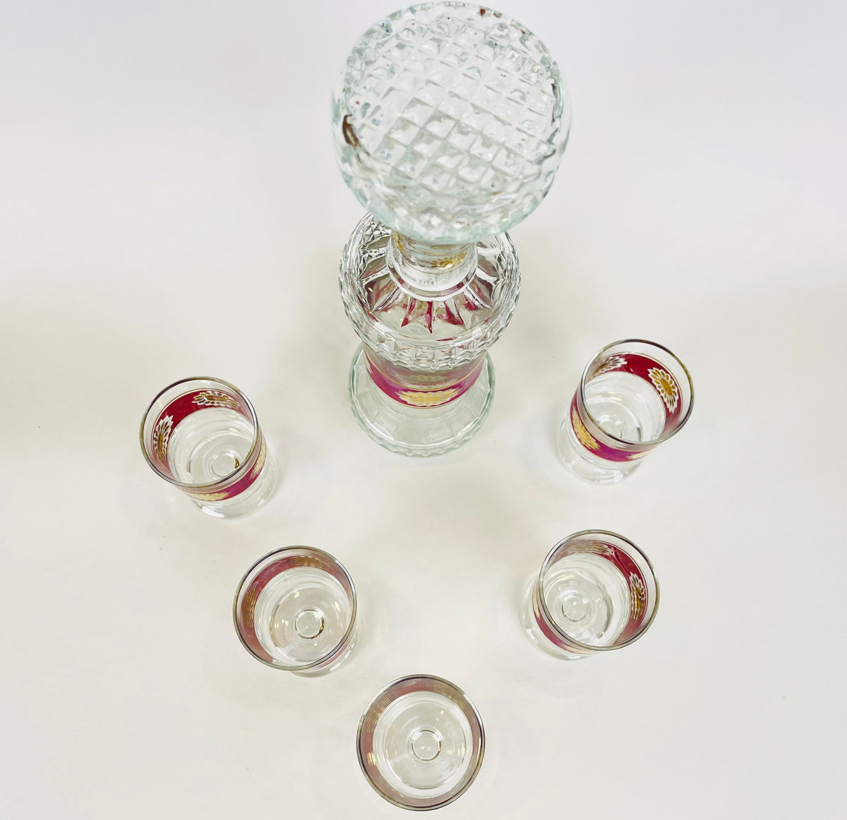 Product image for 'vintage luminarc aperitif decanter set 5 purple sunburst glasses decanter french barware' (view ee93ce)