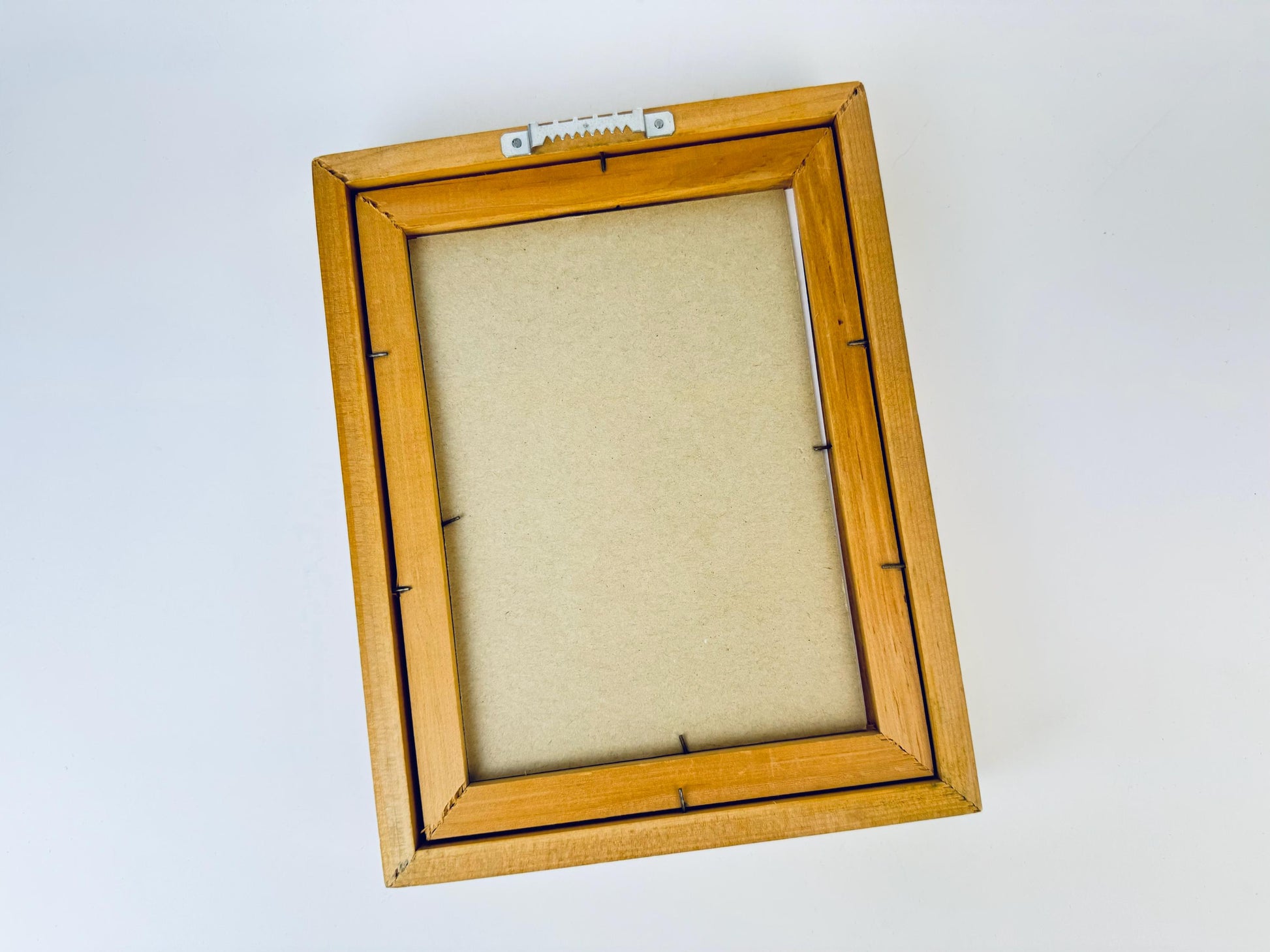 Product image for 'vintage solid wood gold painted 5 x 7 picture frame wall mounted' (view 7d1643)