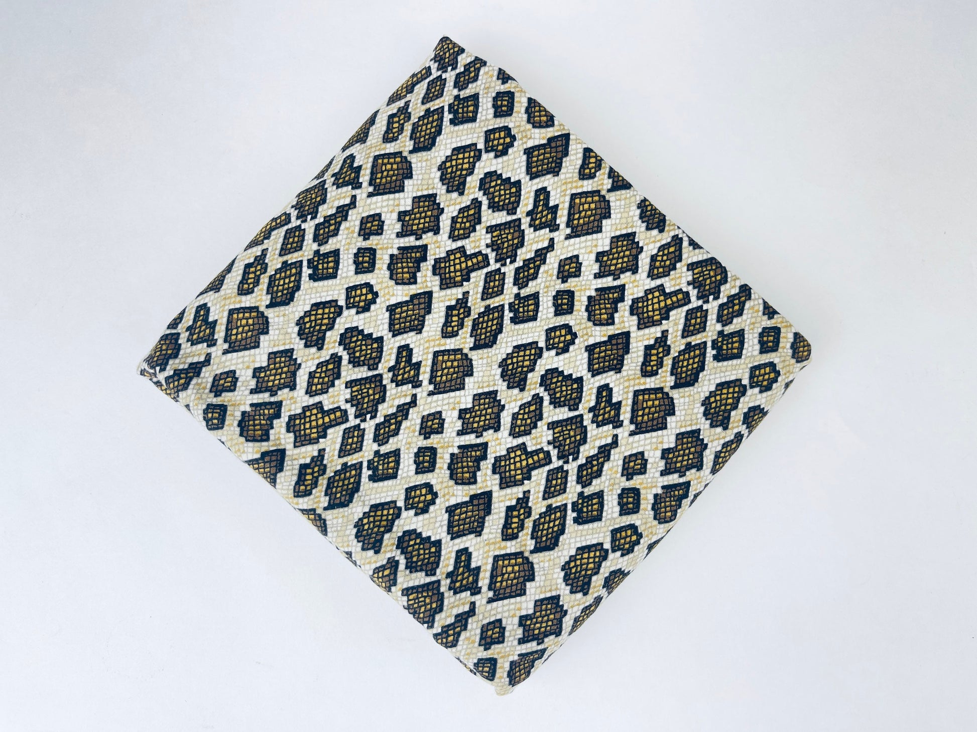 Product image for 'vintage faux snake pattern fabric material 36 x 42 second skin' (view c83d68)