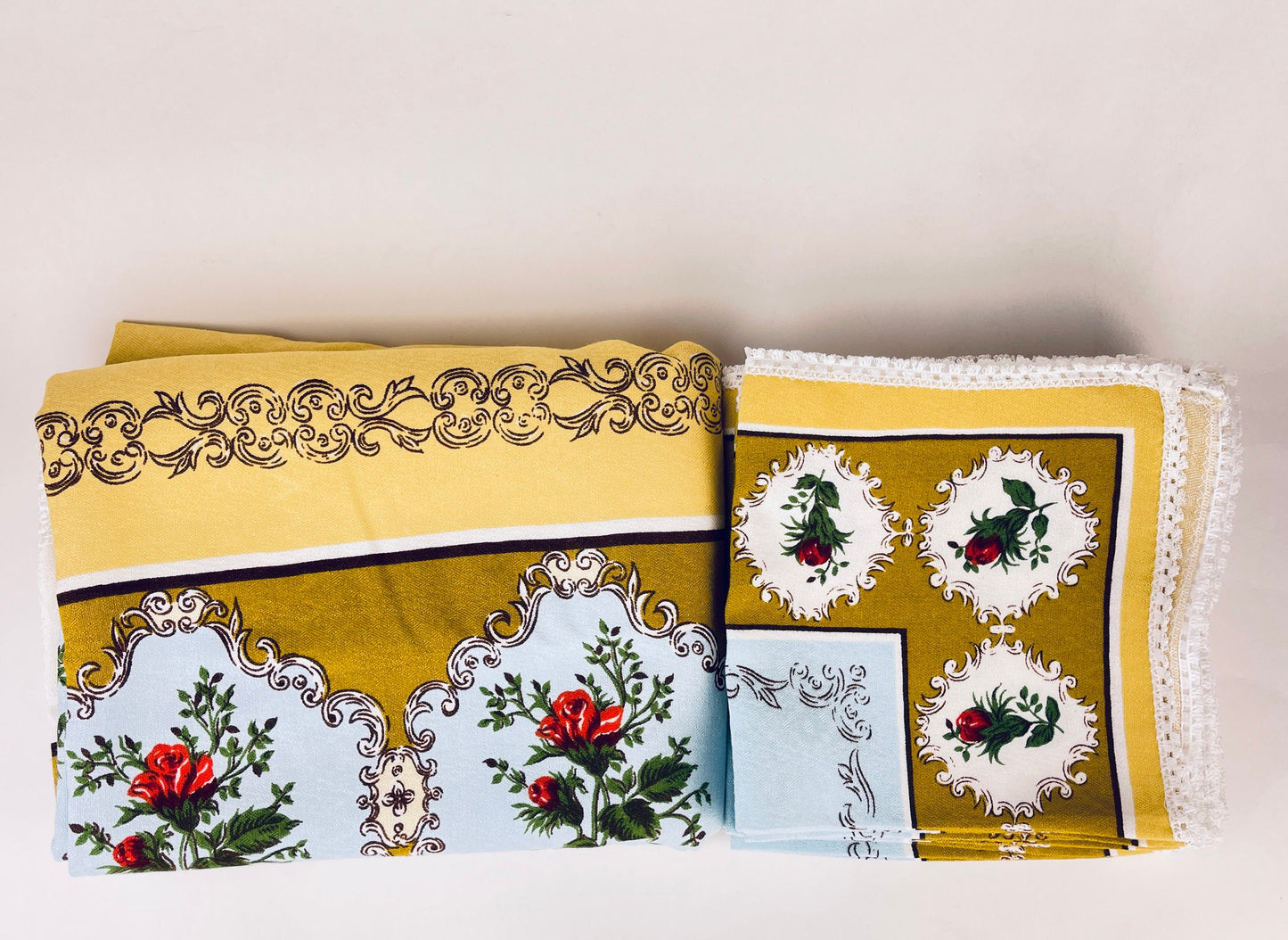 Product image for 'vintage rectangular table cloth napkin set set of twelve 12 lace edge' (view 7fc118)