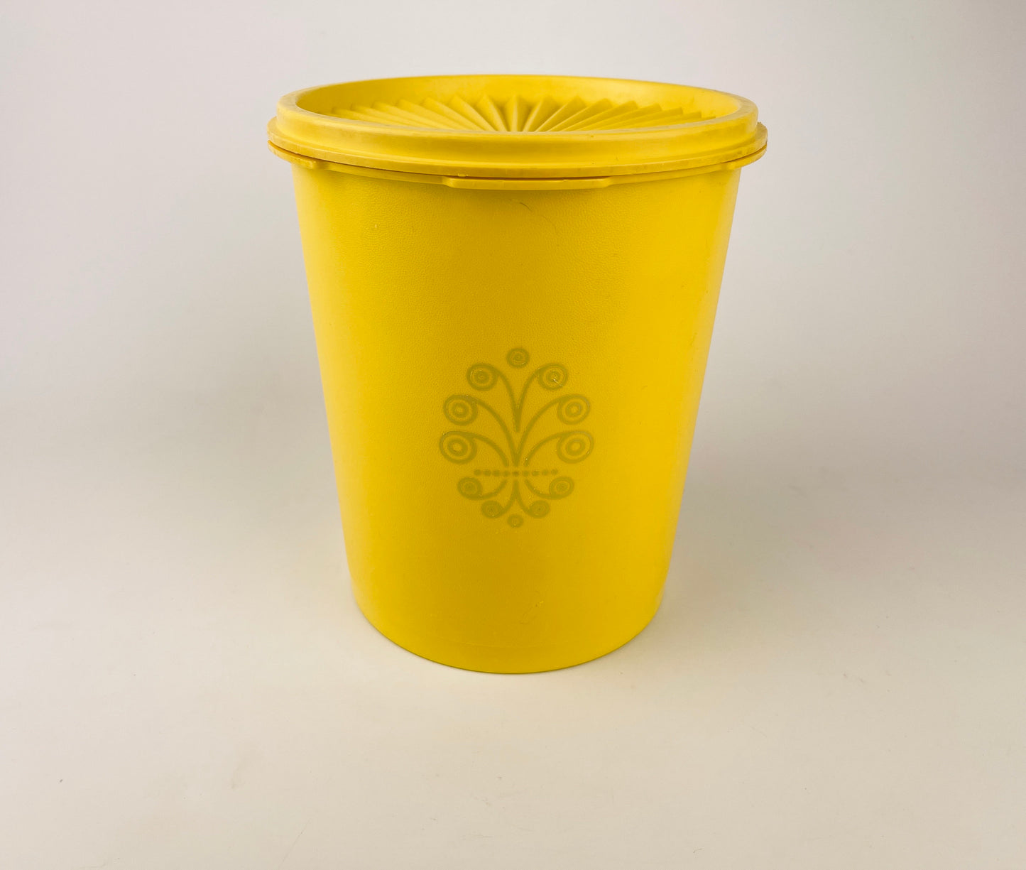 Product image for 'vintage plastic tupperware countertop servalier container 809 13 maxi canister sold separately' (view b4807f)