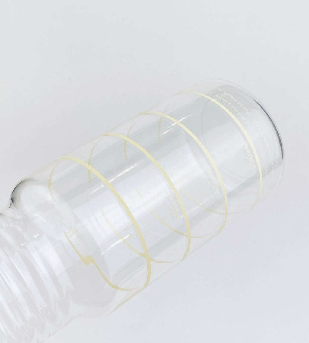 Product image for 'vintage pyrex liquid measuring cup carafe metric system made in usa model 8014 1 5 litre capacity' (view f1993a)