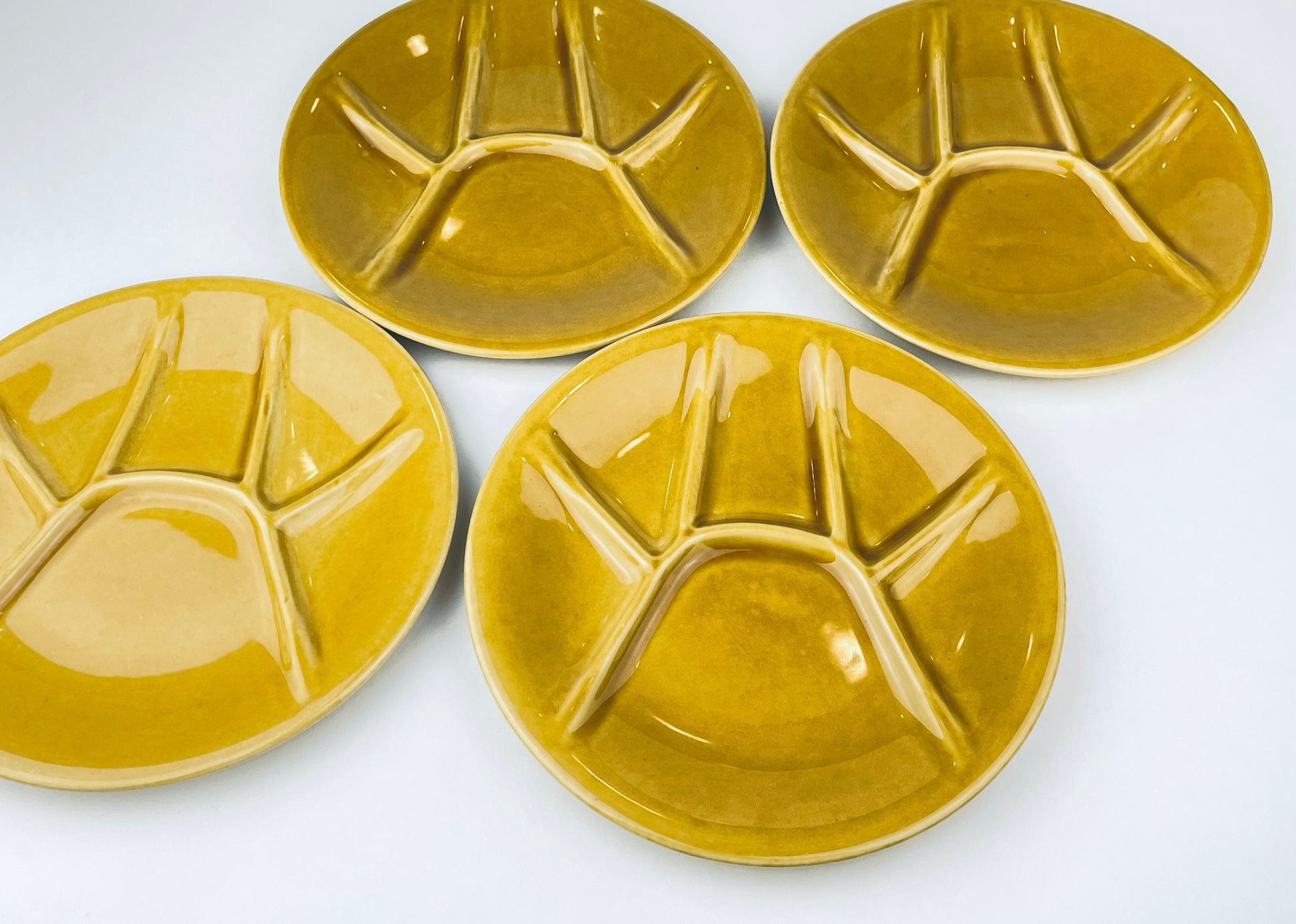 Product image for 'vintage keralux boch freres belgium ceramic fondue cheese sushi plates 9 set of 4 four honey coloured glazed' (view f5351f)