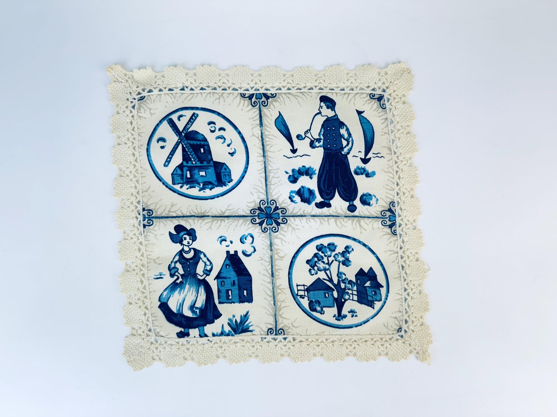 Product image for 'vintage beige blue delft inspired lace edge table runner centrepiece doily' (view e14a43)