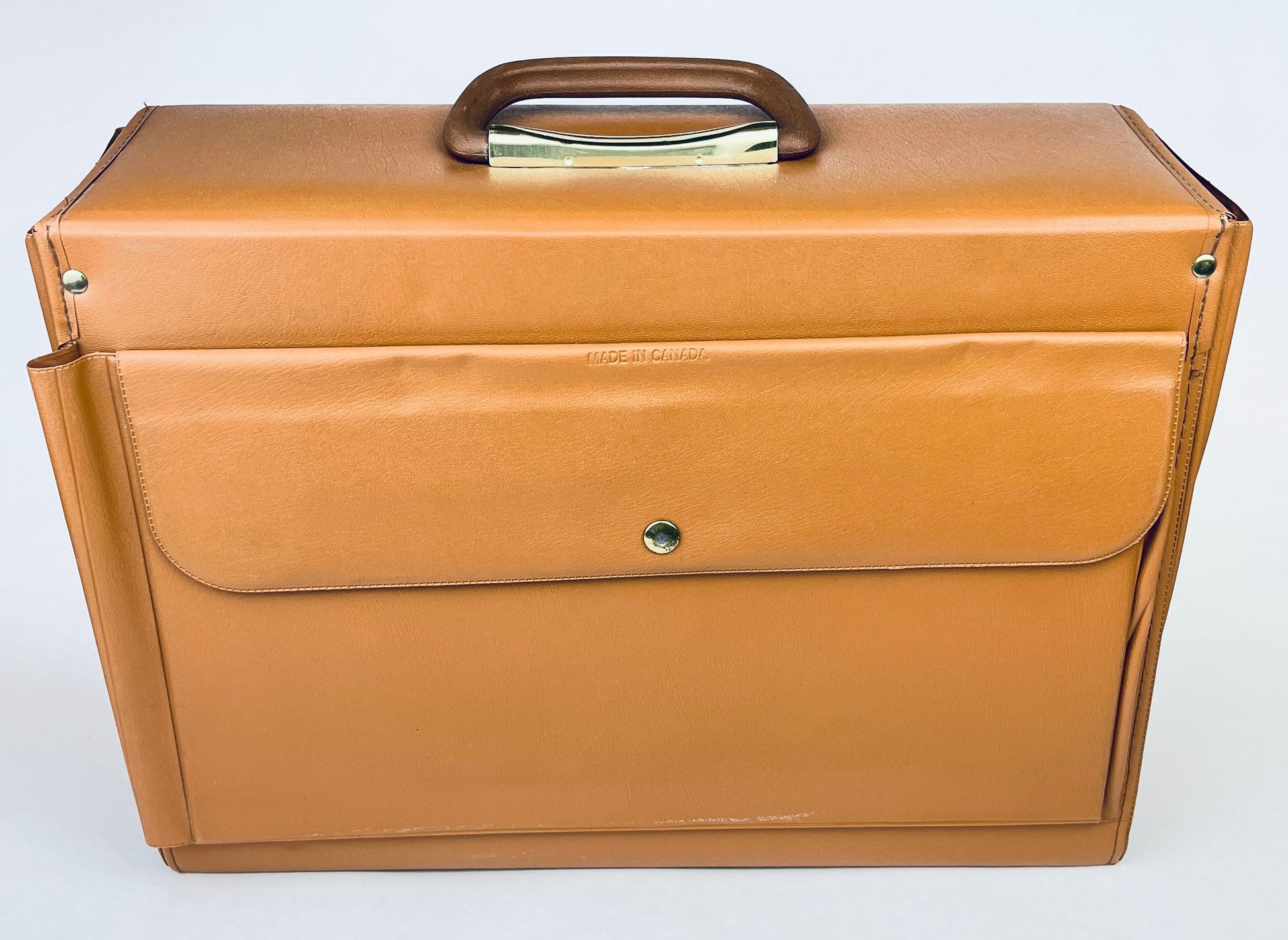 Product image for 'vintage 1980s light brown briefcase made in canada vinyl laptop bag with handle' (view 3b4151)