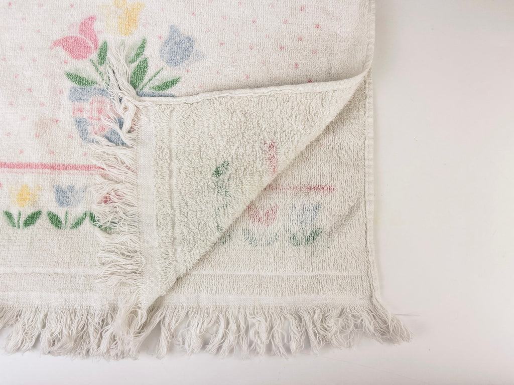 Product image for 'vintage spring floral rectangular fringe hand towel' (view 7e482e)