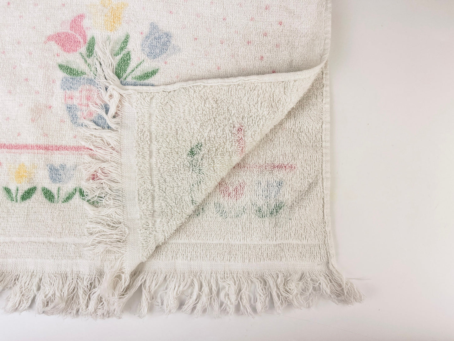 Product image for 'vintage spring floral rectangular fringe hand towel' (view 7e482e)