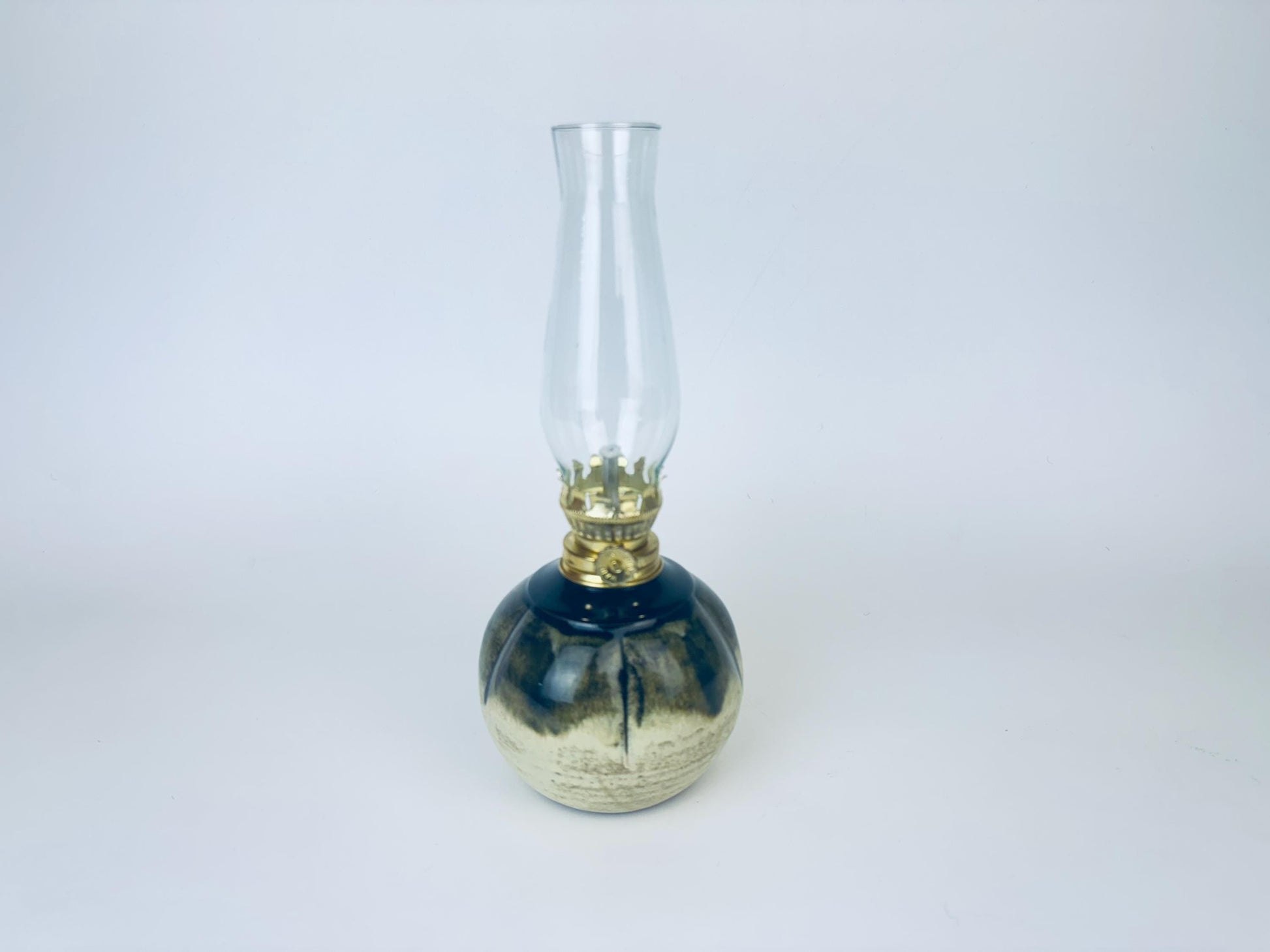 Product image for 'vintage small round stoneware hurricane chamber oil lamp made in canada' (view 9cde3d)