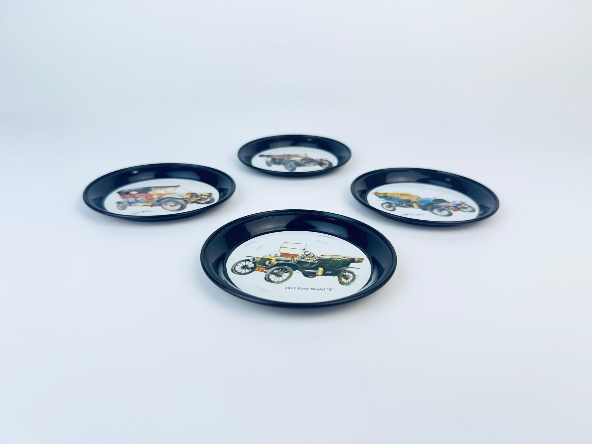 Product image for 'vintage antique car round metal coaster set set of four 4' (view e82e11)