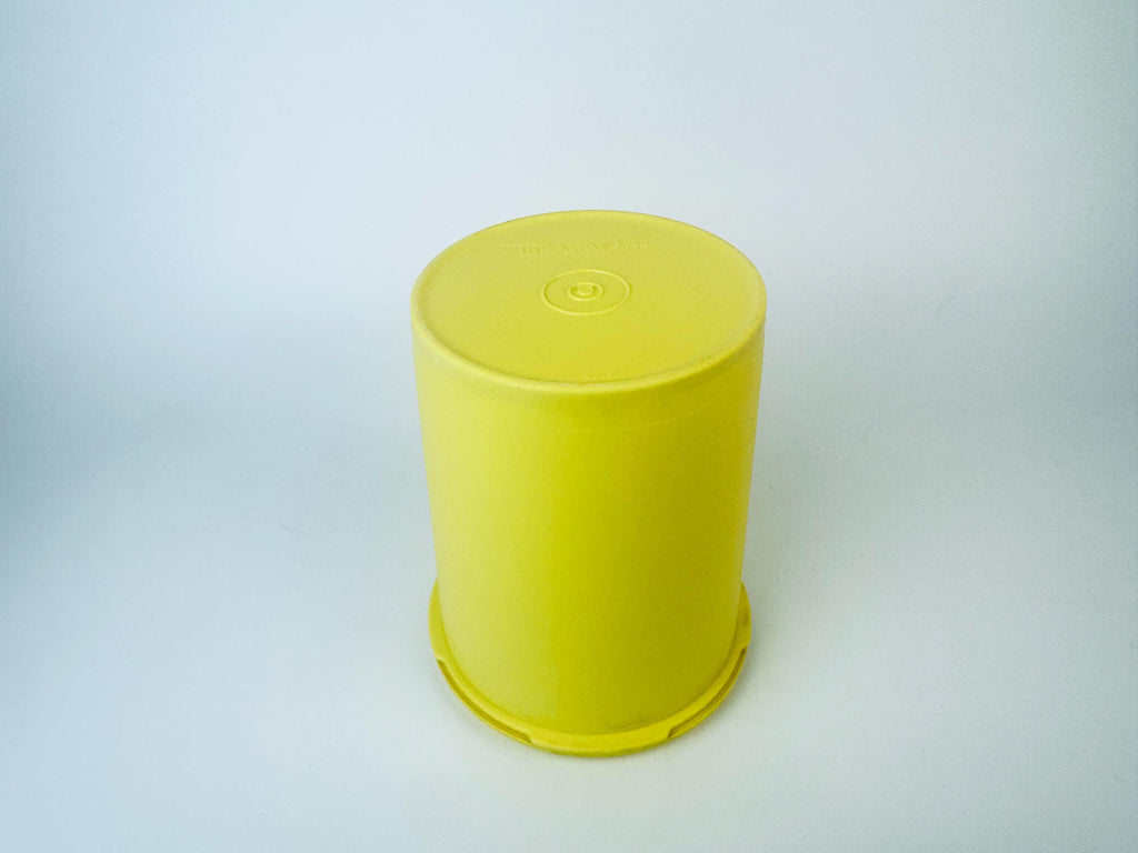 Product image for 'vintage yellow plastic tupperware servalier countertop container instant touch lid scroll pattern made in canada 1' (view 7df0ee)