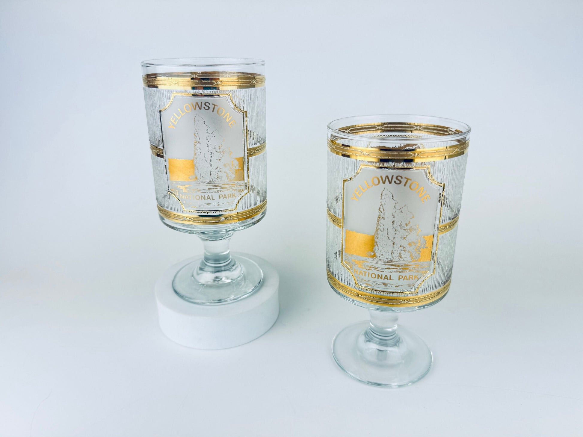 Product image for 'vintage culver tyrol 22 kt gold yellowstone national park souvenir pedestal glasses set of two 2' (view 82e548)
