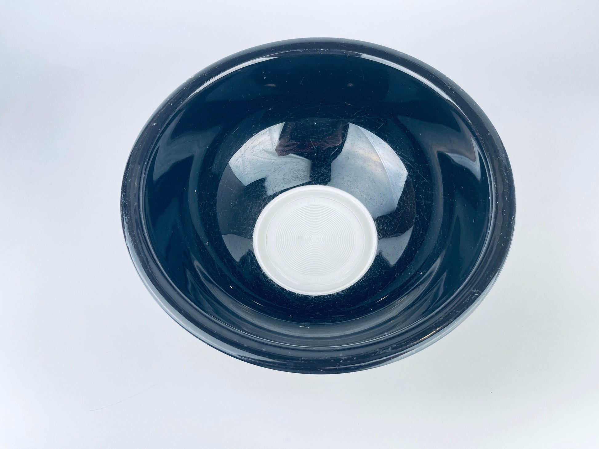Product image for 'vintage black glass pyrex mixing bowl 325 2 5 litre' (view 901b3f)