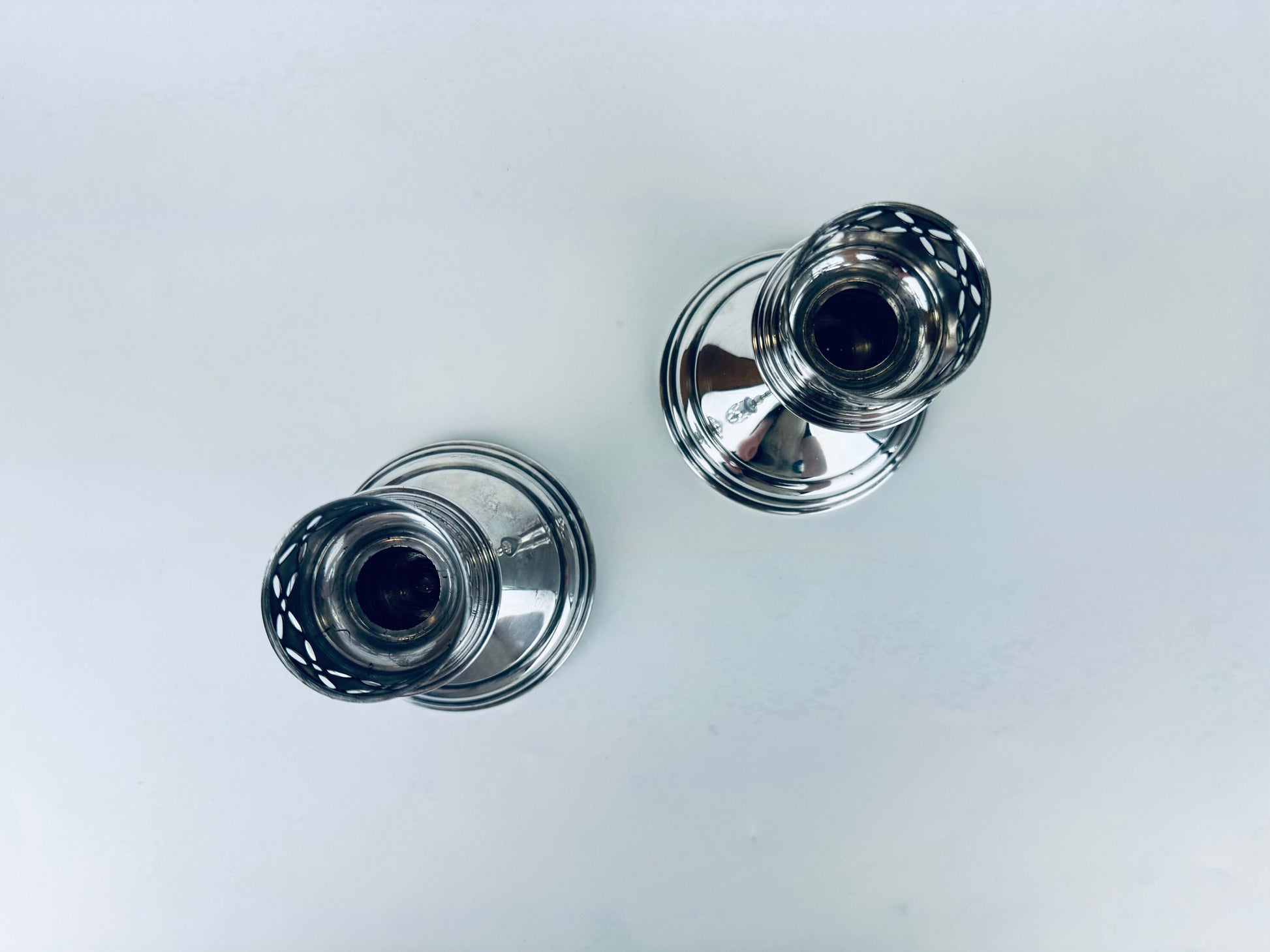 Product image for 'vintage wm rogers silver plated copper candlestick holders set of two 2 made in canada 1020' (view cc4ad7)