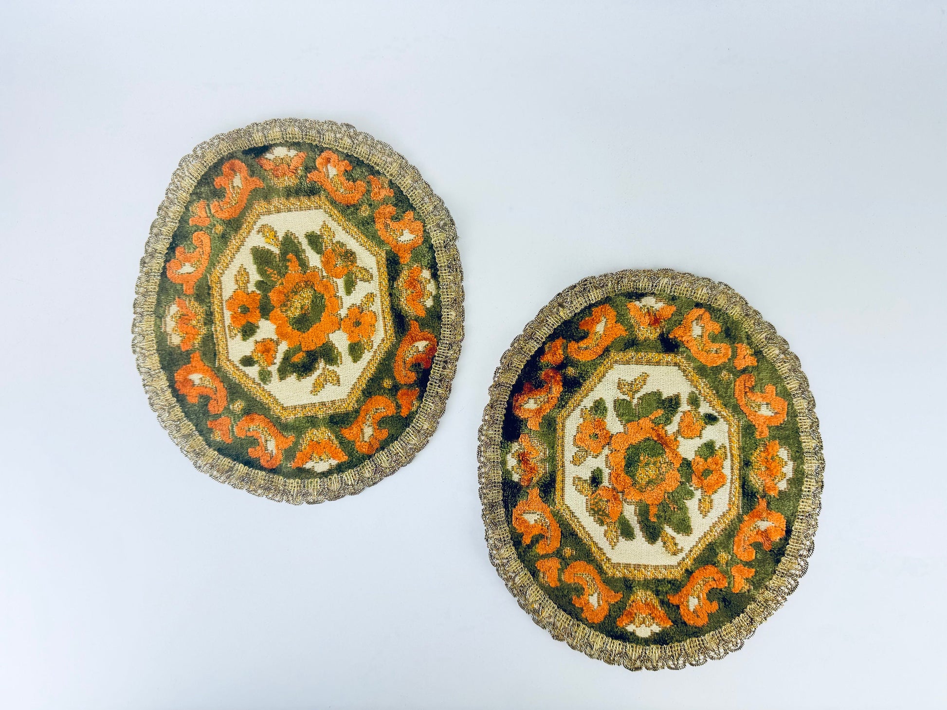Product image for 'vintage round floral dressing table mats doilies set of three 3 metallic lace trim made in belgium' (view d5e1c4)