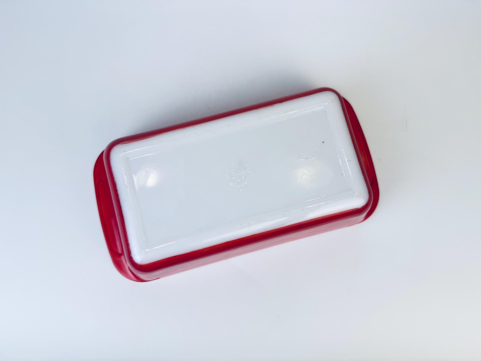 Product image for 'vintage flamingo pink pyrex milk glass loaf pan 212 made in canada' (view 87bf86)