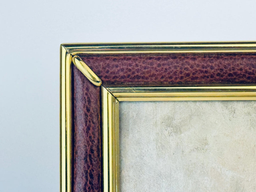 Product image for 'vintage faux brown leather gold brass tabletop picture frame 5 x 7' (view 410b74)
