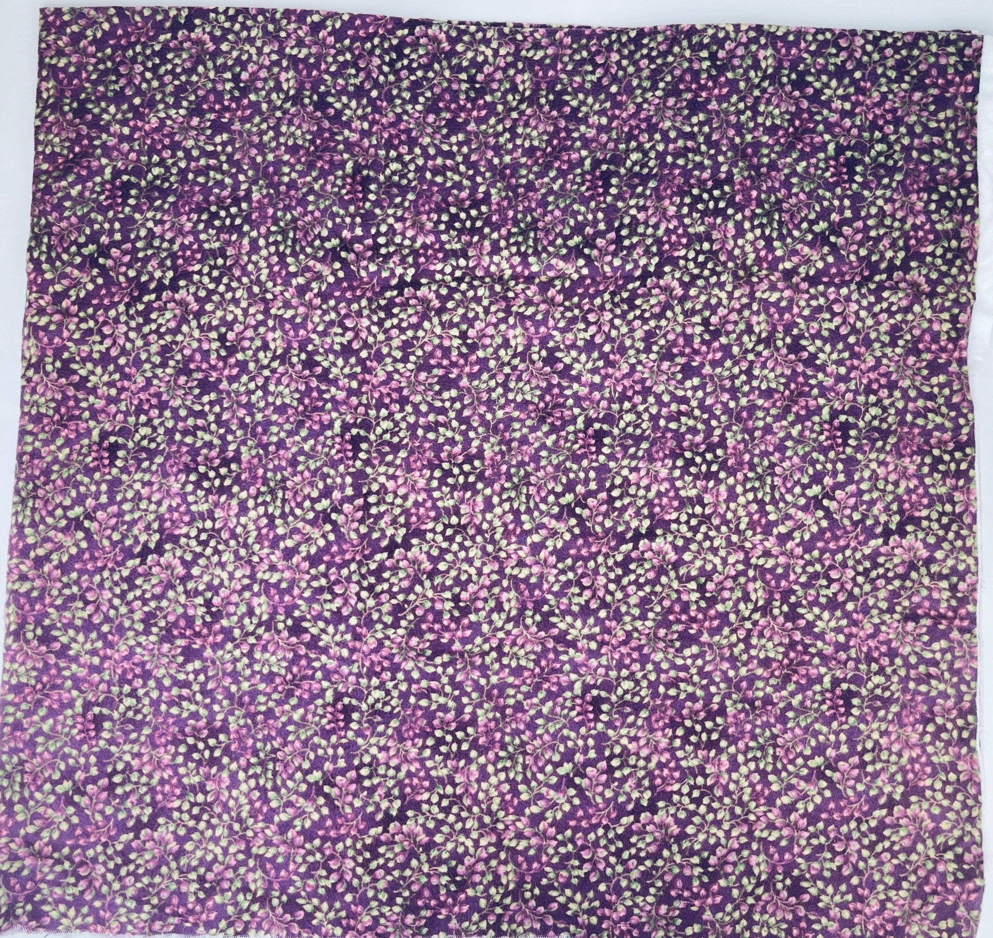 Product image for 'vintage soft purple pink floral pattern fabric 39 x 41' (view a8a196)