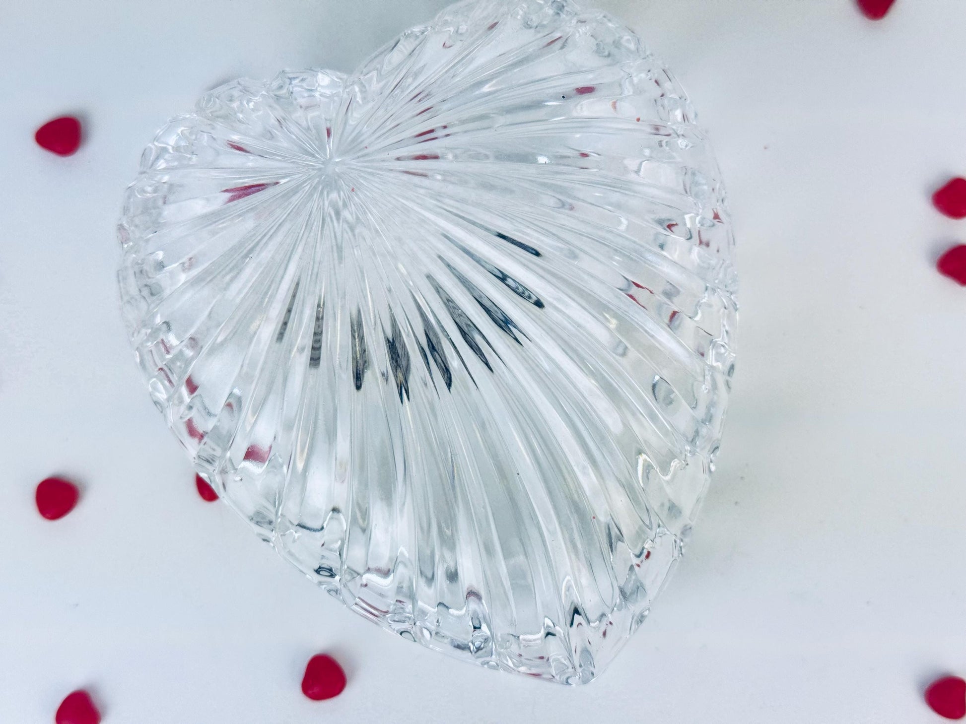 Product image for 'vintage heart shaped ribbon hi tone crystal glass ring dish trinket jar made in korea' (view dc5580)