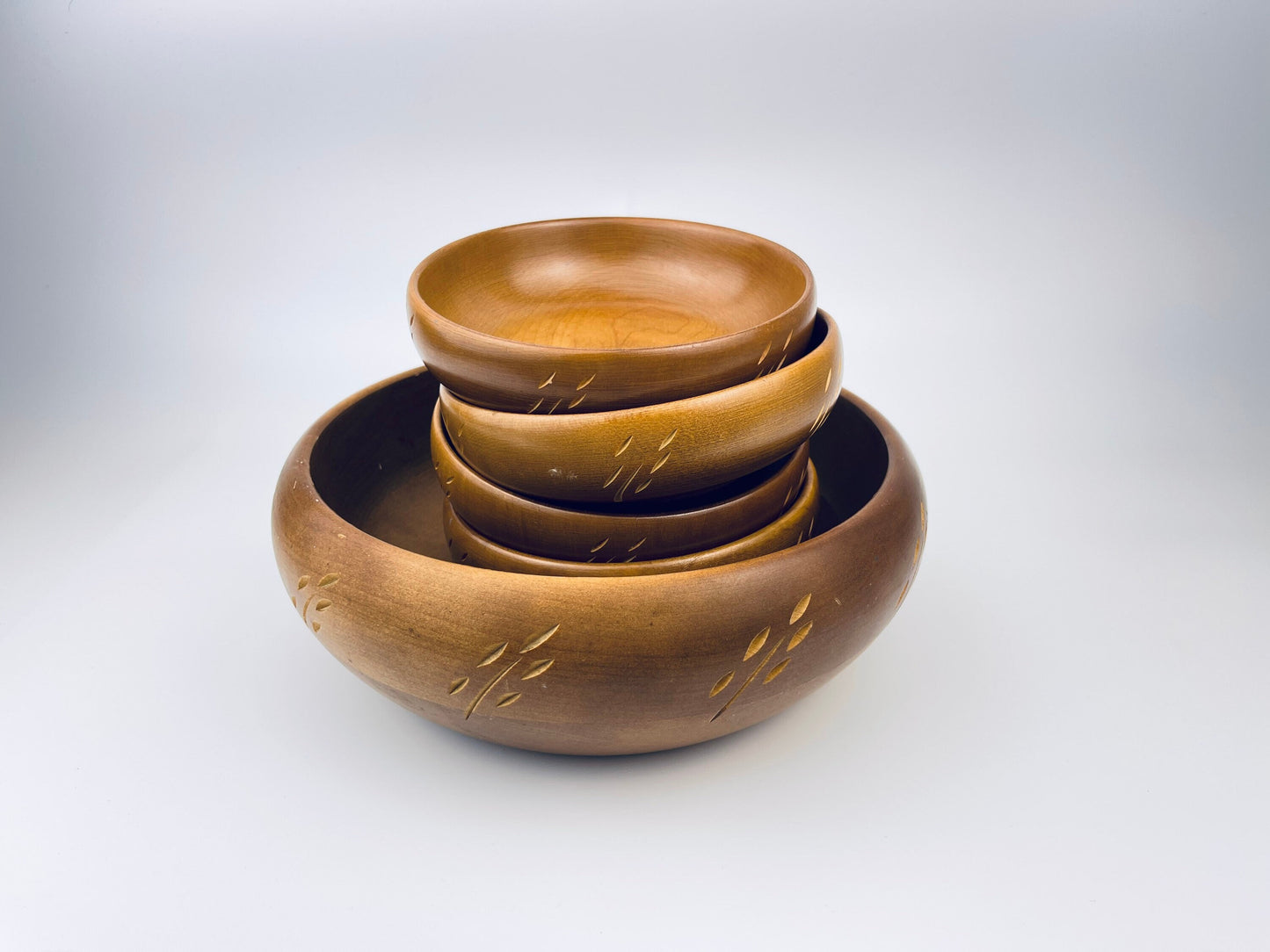 Product image for 'vintage baribocraft canada wood salad bowl set set of four 4 individual bowls one 1 serving bowl' (view 2a81c3)