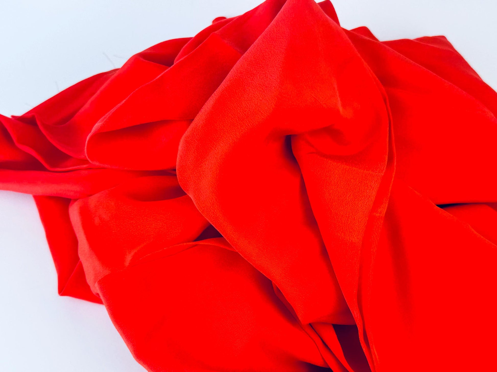 Product image for 'vintage bright scarlet red silky feel polyester fabric material 44 x 100' (view 761d86)
